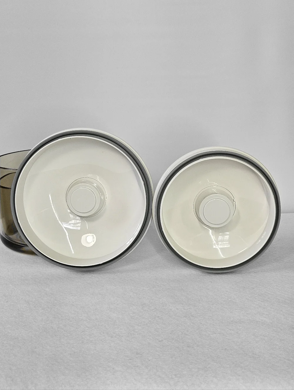FoodSaver 2 NEW Canisters 50ox 25oz Vacuum Airtight Round Containers Nesting